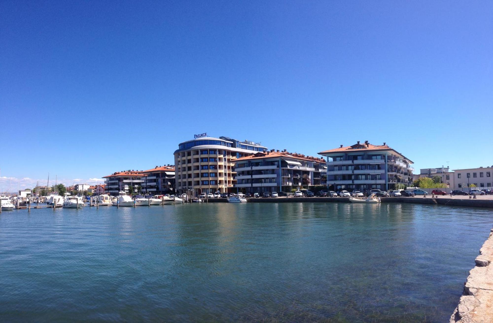 Costa Azzurra Apartment Grado Exterior photo