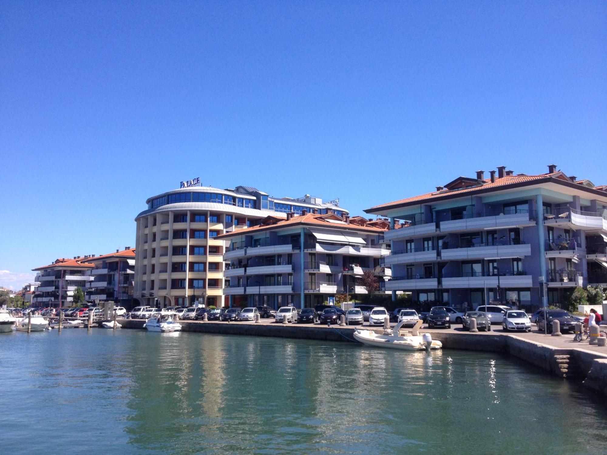 Costa Azzurra Apartment Grado Exterior photo